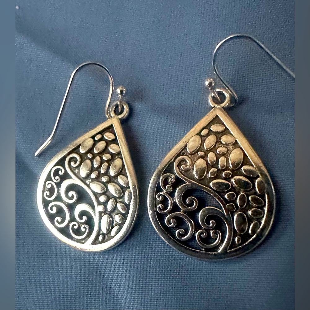 Vintage -Uniquely Carved Silver Dangle Earrings - Picture 2 of 3